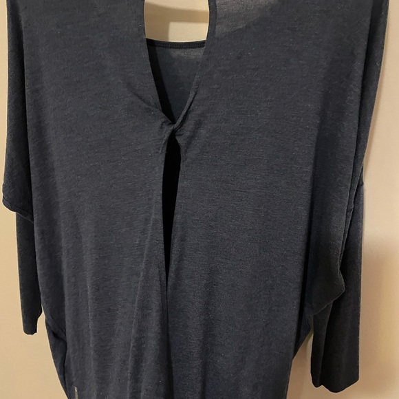 Lole Dark Blue 3/4 Sleeve Top - Picture 4 of 6